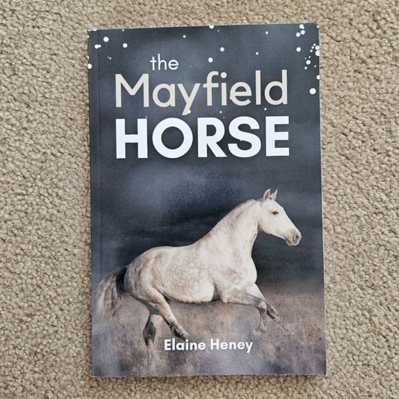 4/$25 The Mayfield Horse - Book‎ 3 by Elaine Heney - Paperback - Picture 1 of 4
